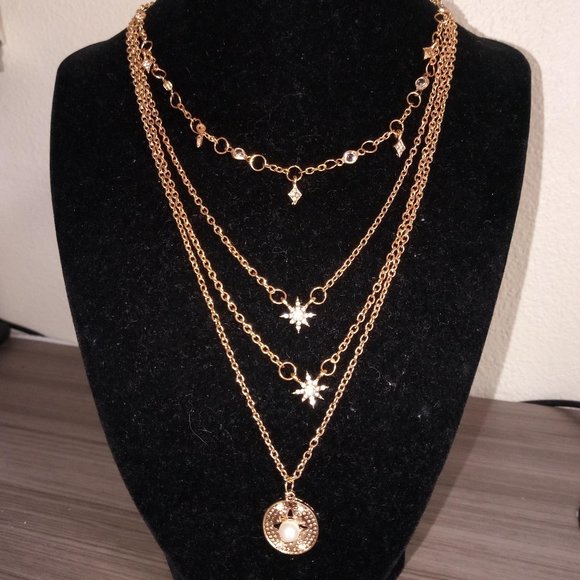 Four Strand Star and Pearl Neckalce - Picture 2 of 4